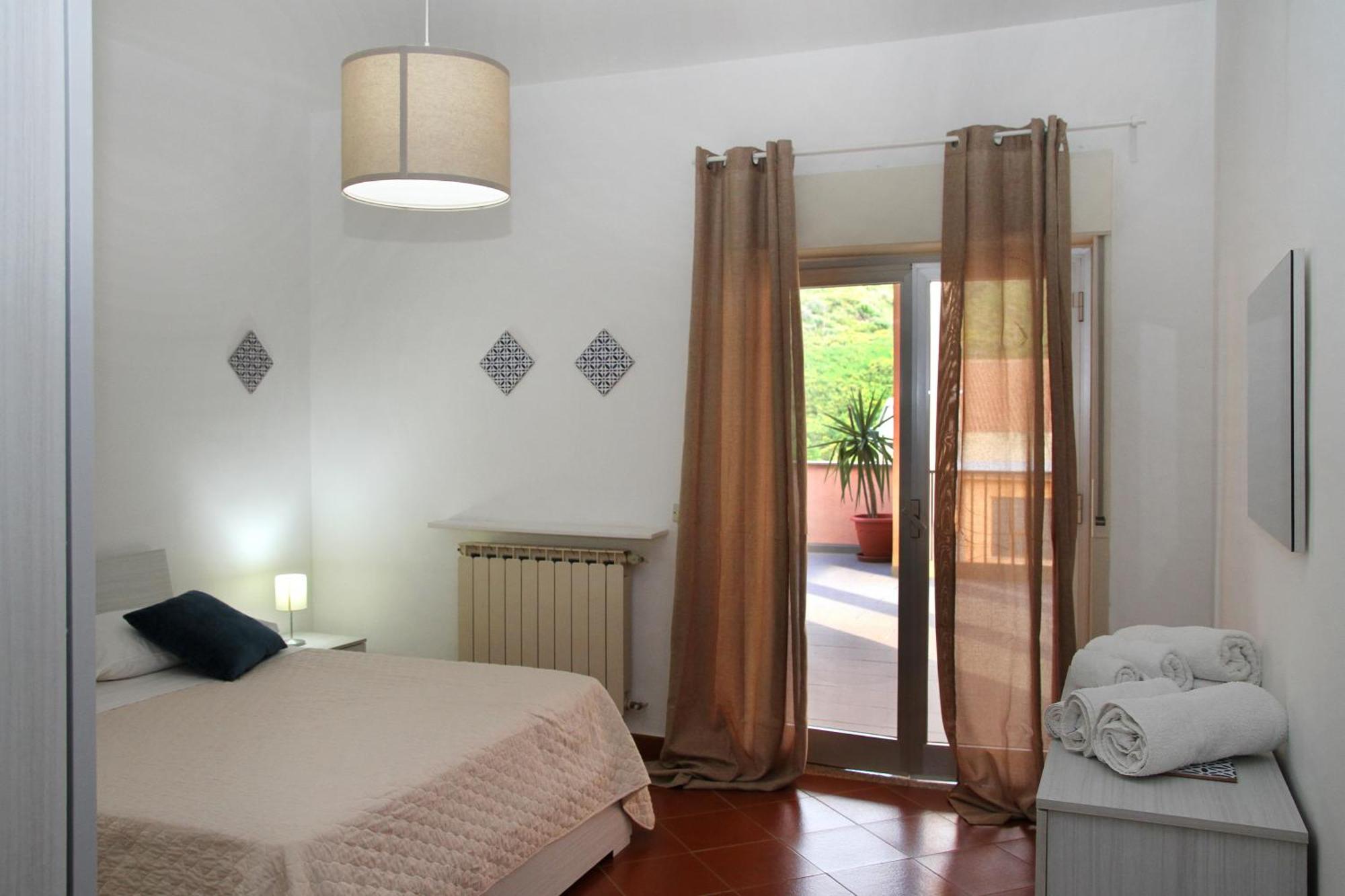 Attico Vista Mare Con Terrazza E Spa Riscaldata Санто Стефано ди Камастра Екстериор снимка